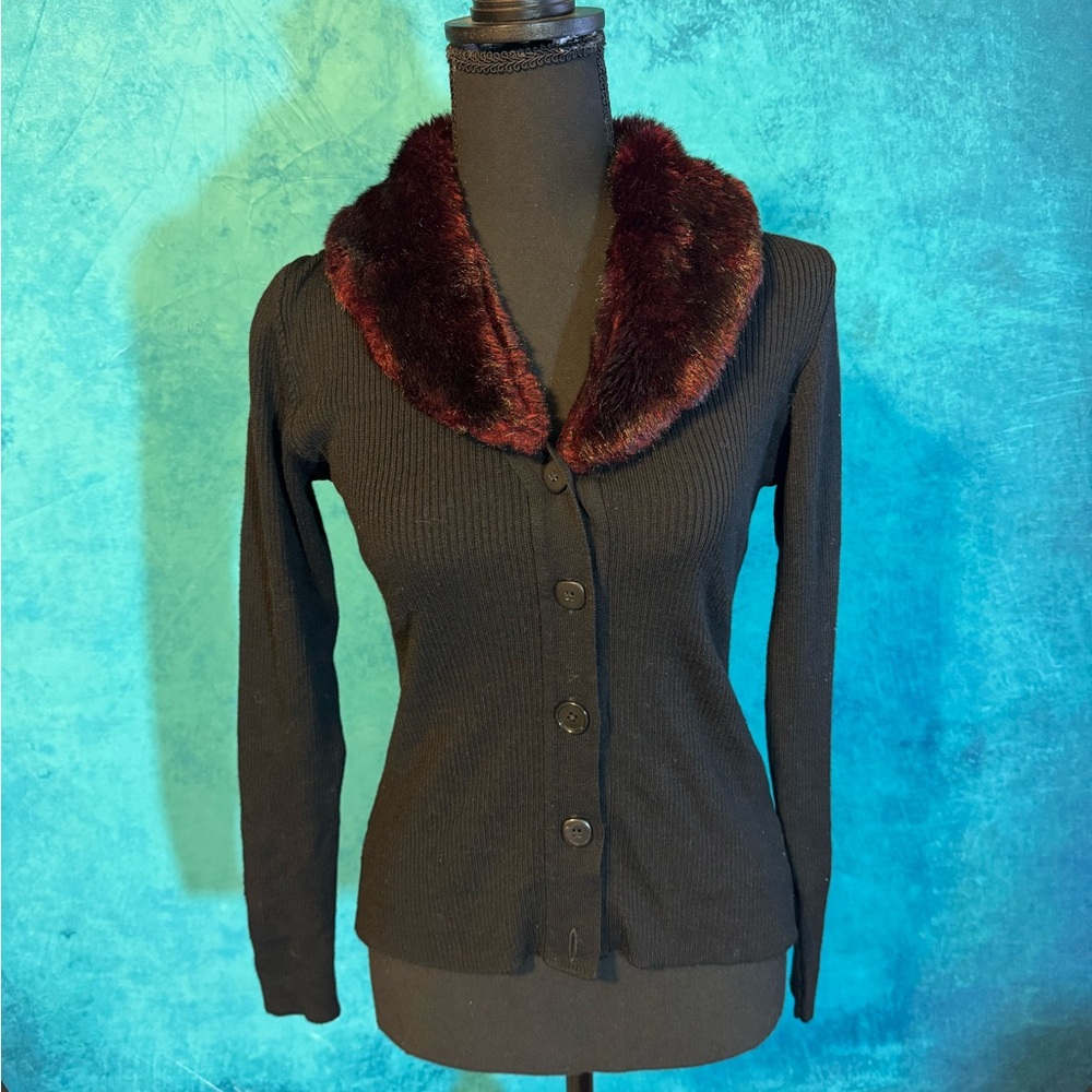 Y2K Monica Bianco Ribbed Cardigan with Faux Fur Collar